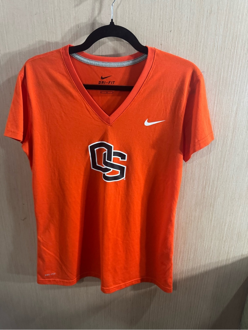Nike Dri-FIT Oregon State Beavers Short Sleeve Tee with Gray Trim Size Medium